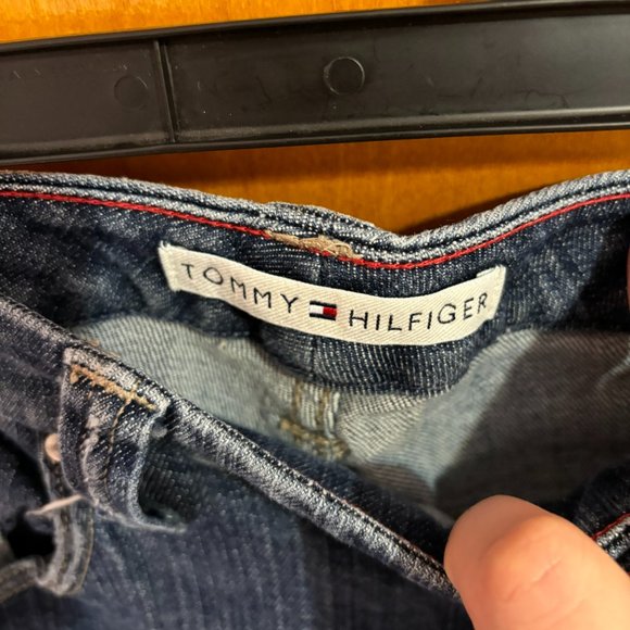 Tommy Hilfiger Women's Capri Jeans‎ with Cuffs - Picture 5 of 13